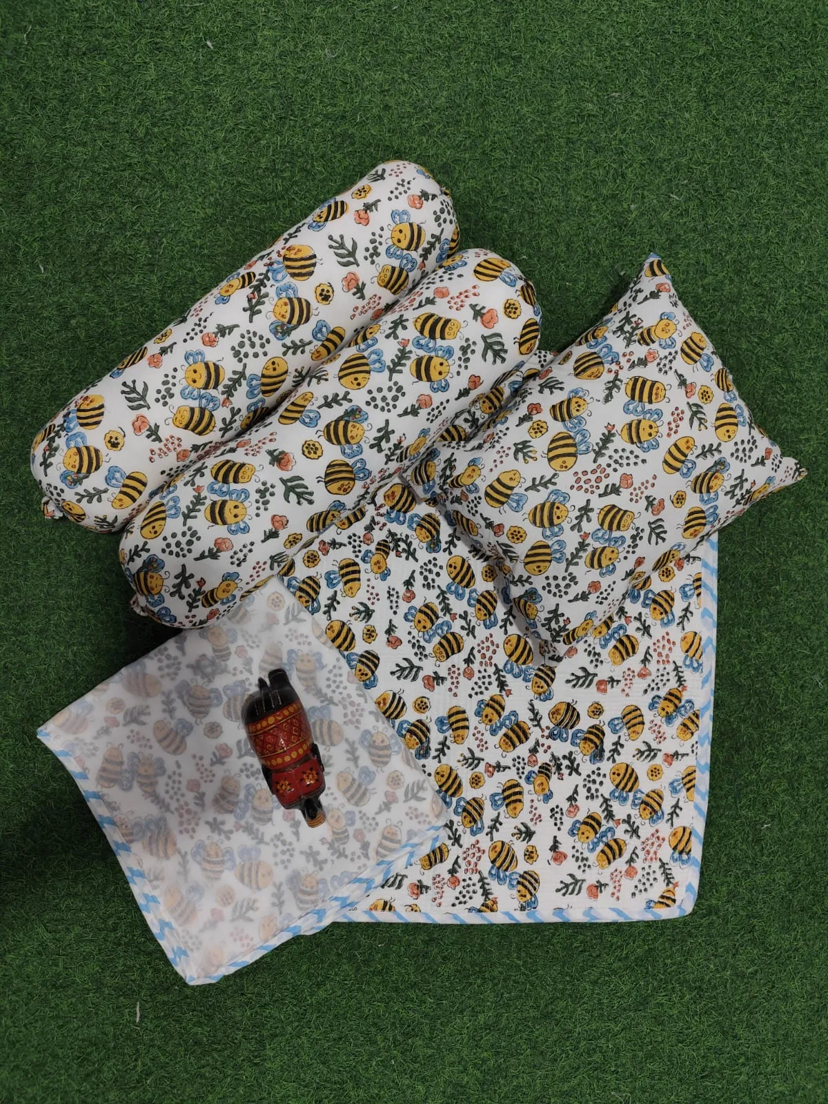 Honeybee Garden Handblock Kids Bedding Set original product photograph