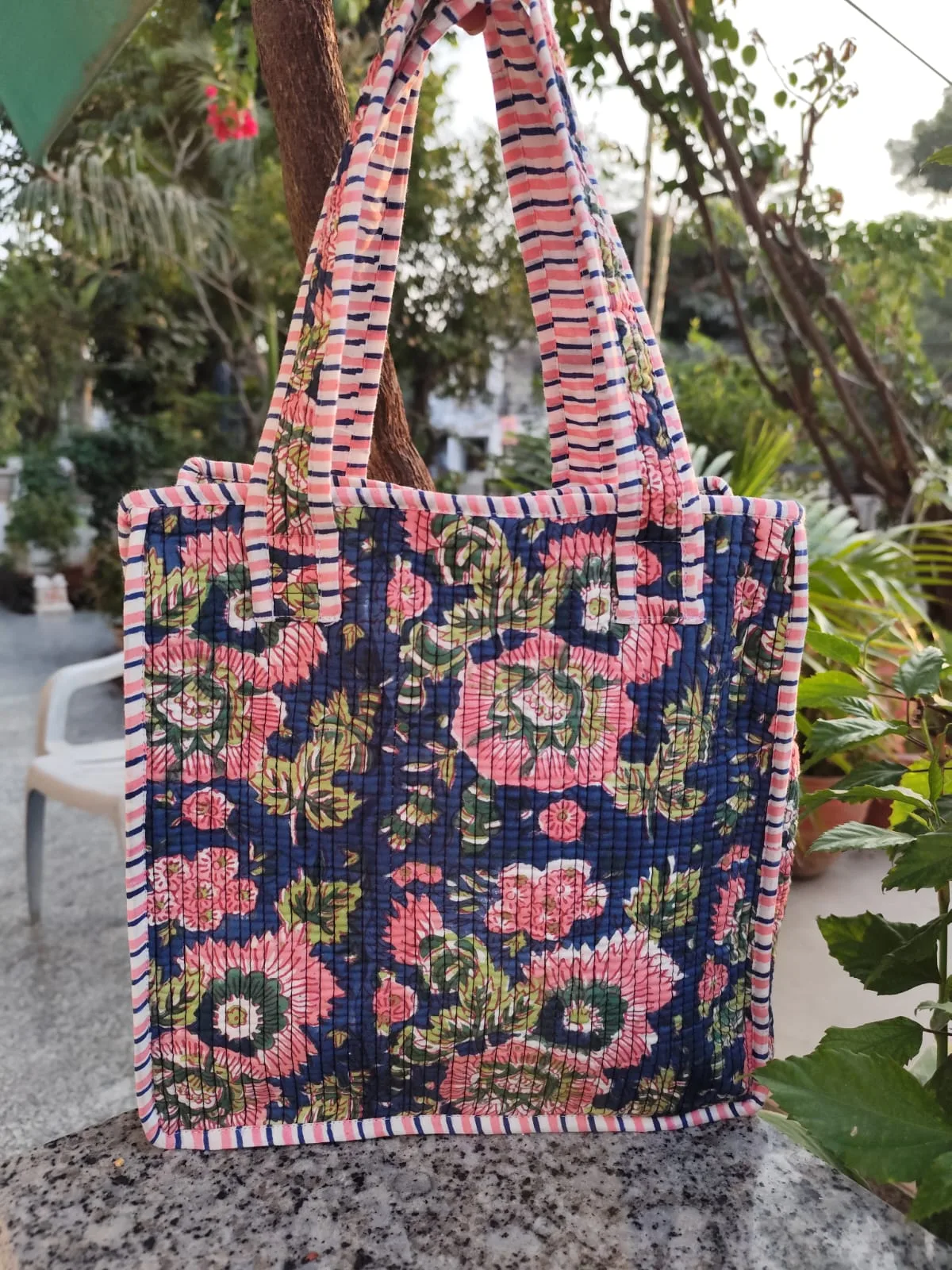 Midnight Rose Garden Quilted Lunch Bag original product photograph
