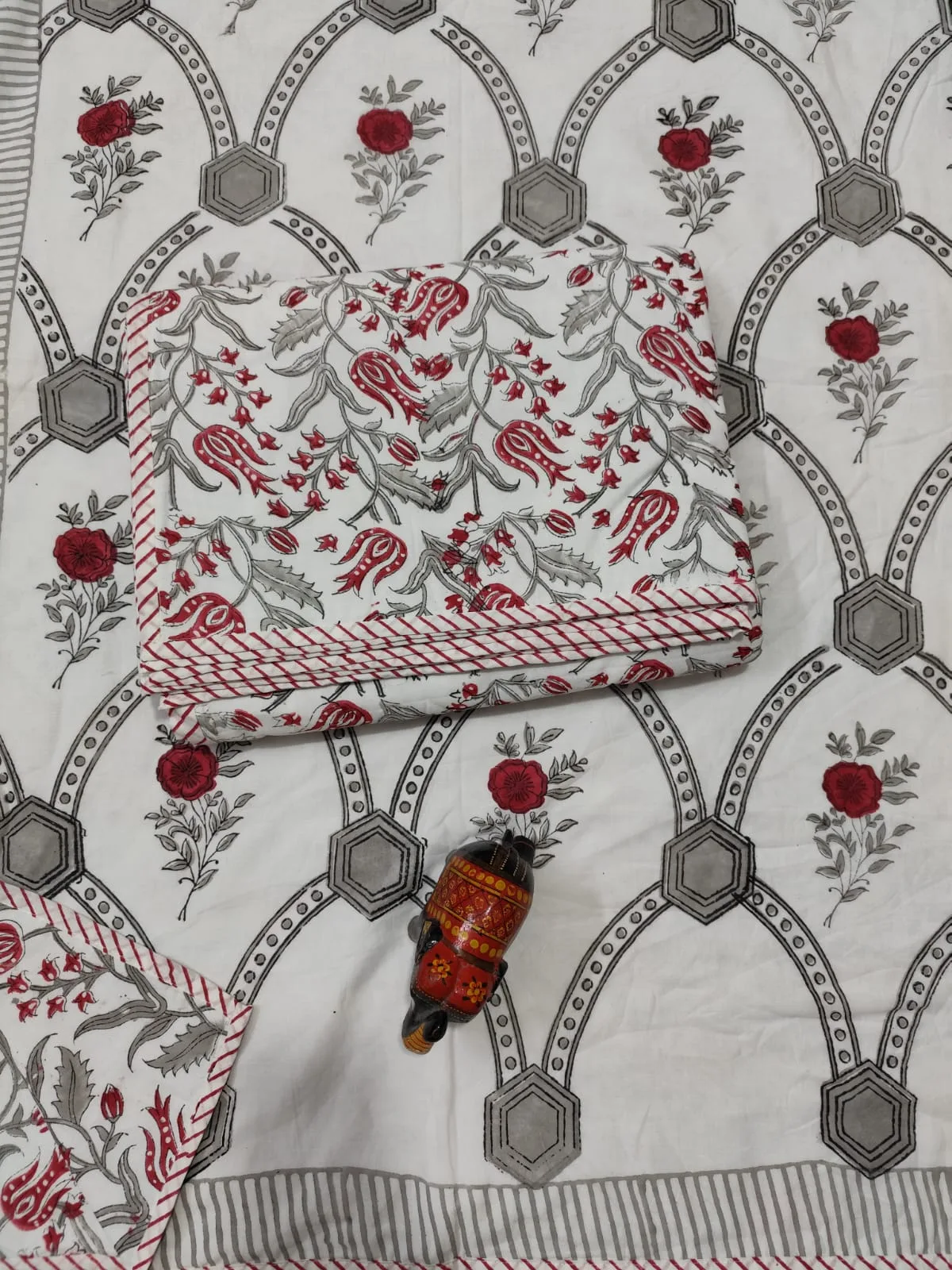 Laal Gulab Grey Arch Reversible Hand-Block Dohar original product photograph