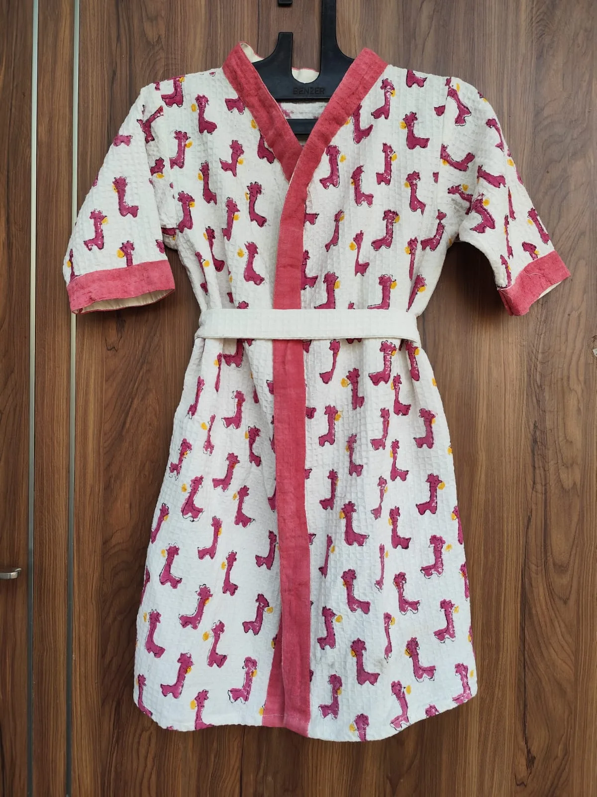 Berry Giraffe Parade Kids Waffle Bathrobe original product photograph